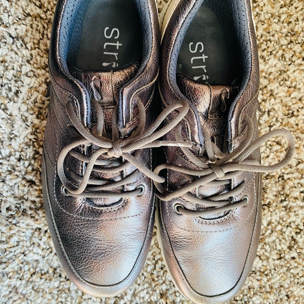 Women shoes size 6.5 used excellent condition